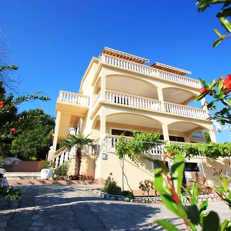 公寓 Two-bedroom Near Sea 6