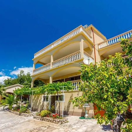 Two-bedroom Near Sea 6 公寓 茨里克韦尼察
