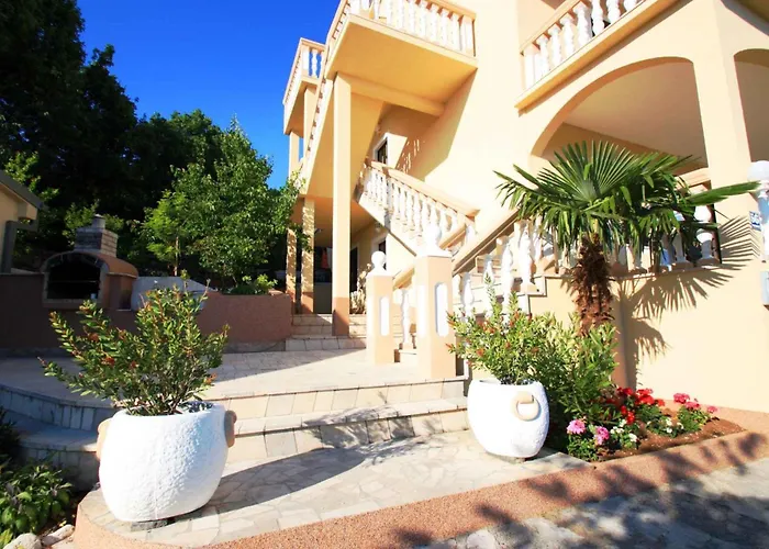 Two-bedroom Crikvenica Near Sea 6 *