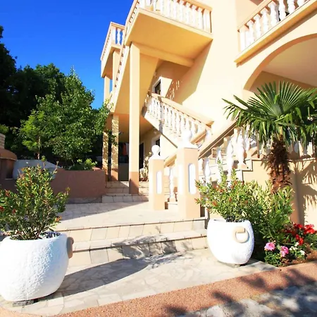 Two-bedroom Crikvenica Near Sea 6 *
